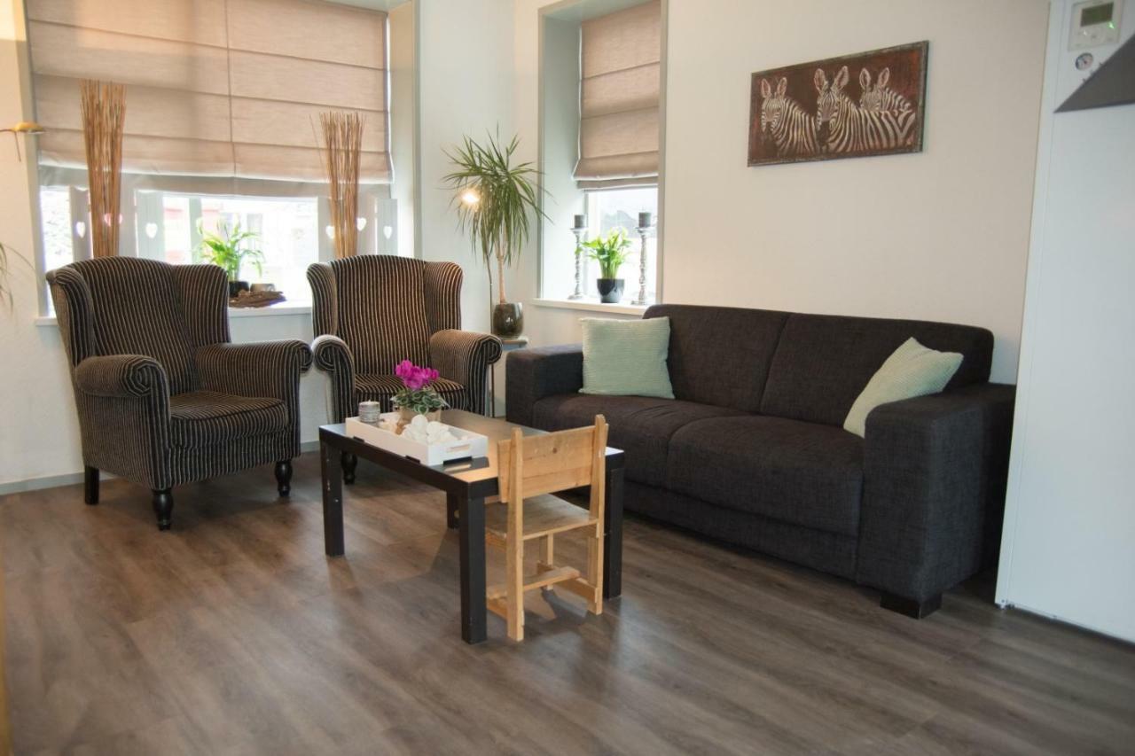 Bed En Breakfast Uitrust Lauwerzijl Ngoại thất bức ảnh